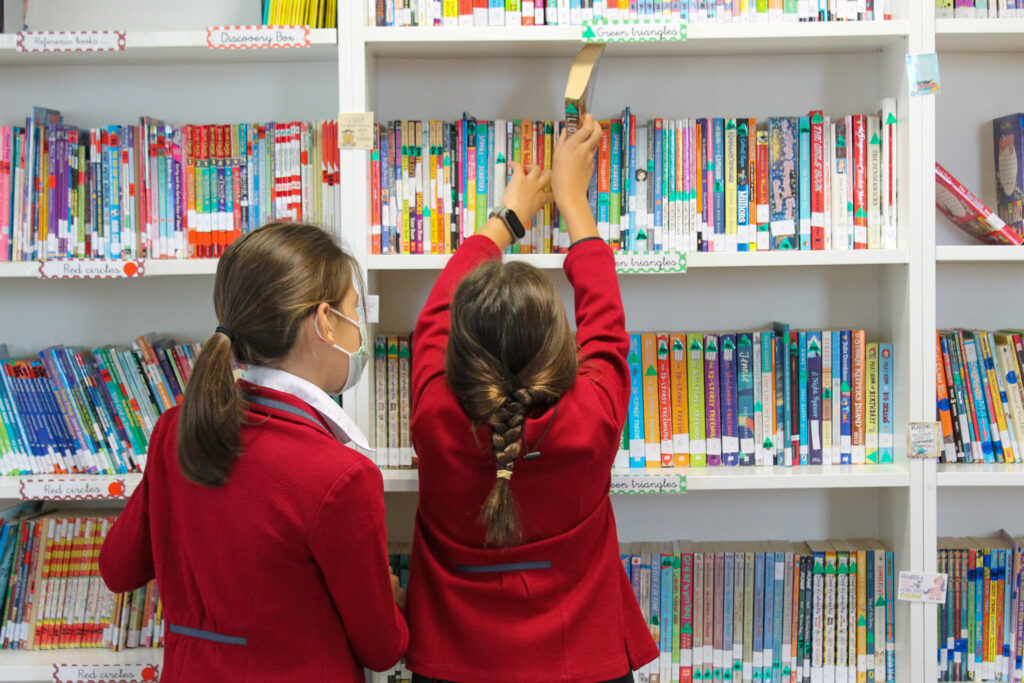 colegio-britanico-en-madrid-library juniors 09