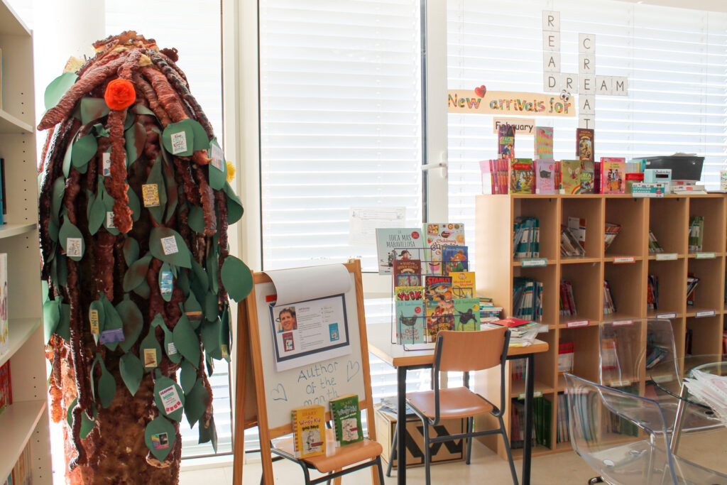 colegio-britanico-en-madrid-Library Helpers Biblioteca 10