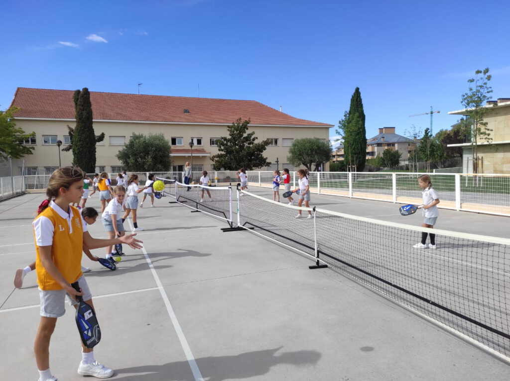 colegio-britanico-en-madrid-pickelball 1