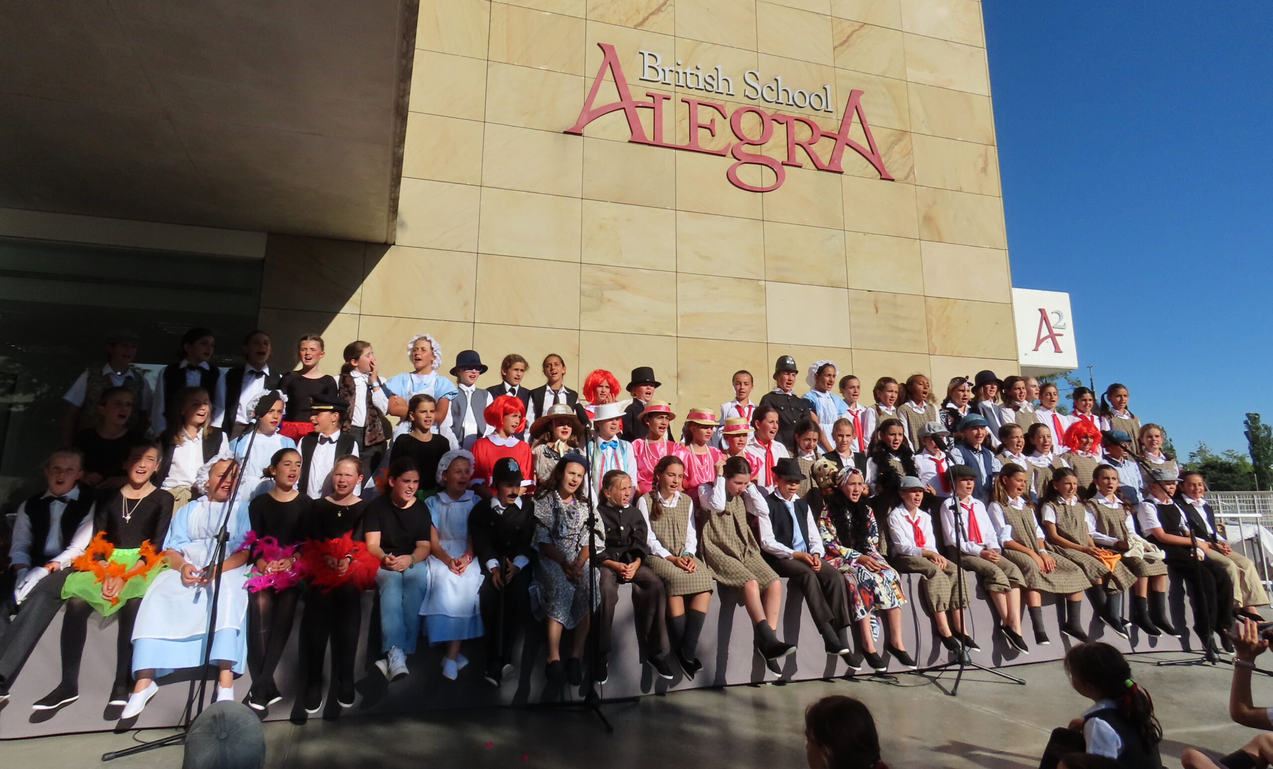 colegio-britanico-en-madrid-cancion final Annie 1 scaled