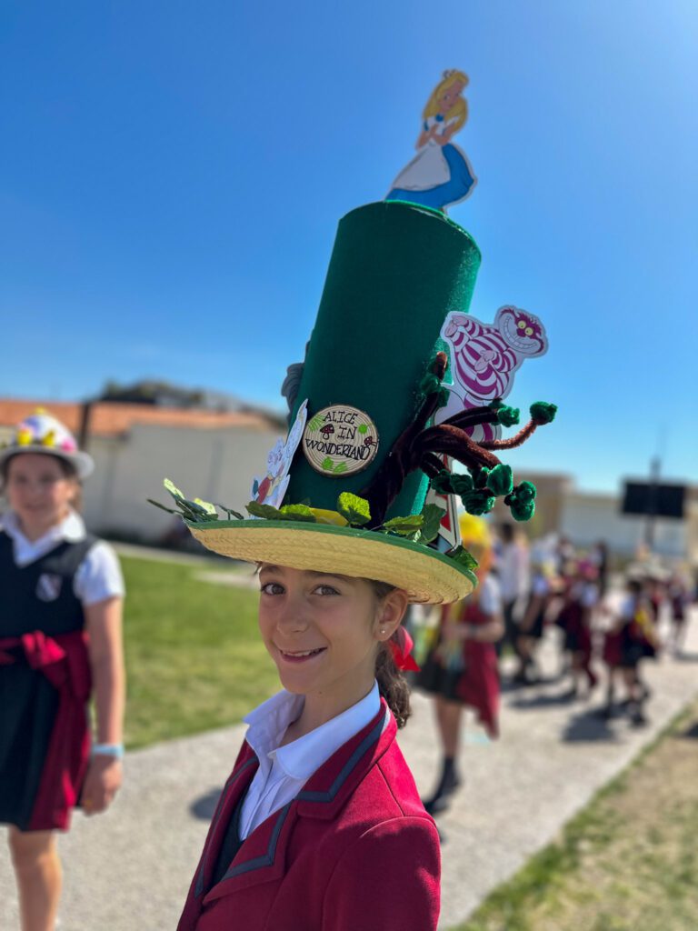 colegio-britanico-en-madrid-pascua alegra sombreros 03