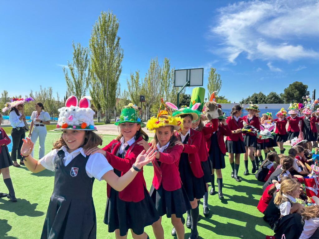 colegio-britanico-en-madrid-pascua alegra sombreros 04