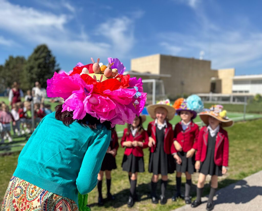 colegio-britanico-en-madrid-pascua alegra sombreros 06