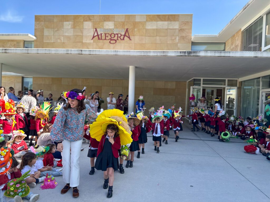 colegio-britanico-en-madrid-pascua alegra sombreros 25